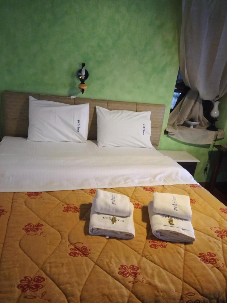Hotel Petrino à Palaios Panteleimonas Extérieur photo